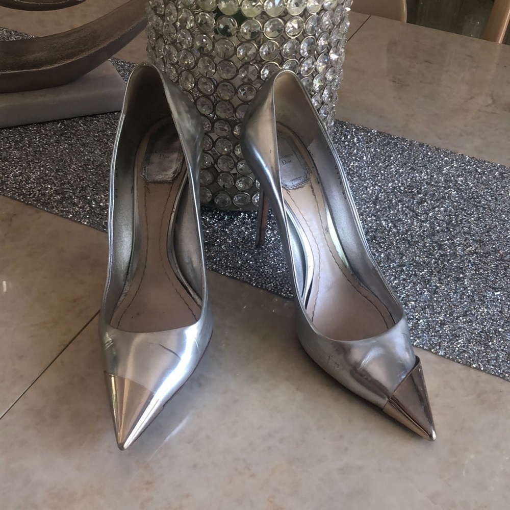 Christian Dior pointed-toe silver pumps size 9